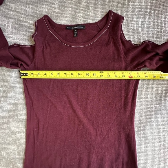 White House Black Market WHBM Maroon Cold Shoulder Light Sweater size Medium - Picture 12 of 14